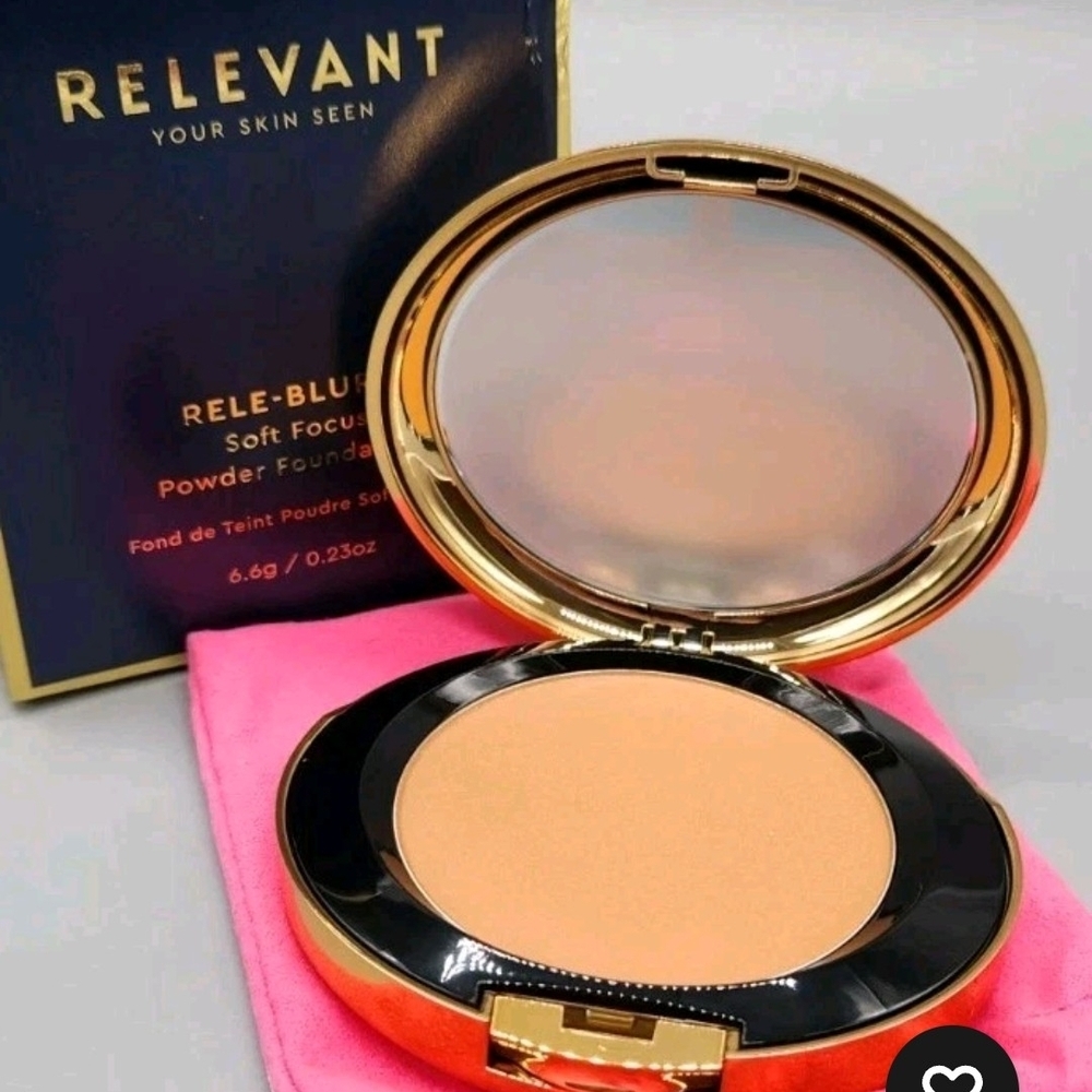Rele-Blush Soft Focus Powder Foundation - Gold